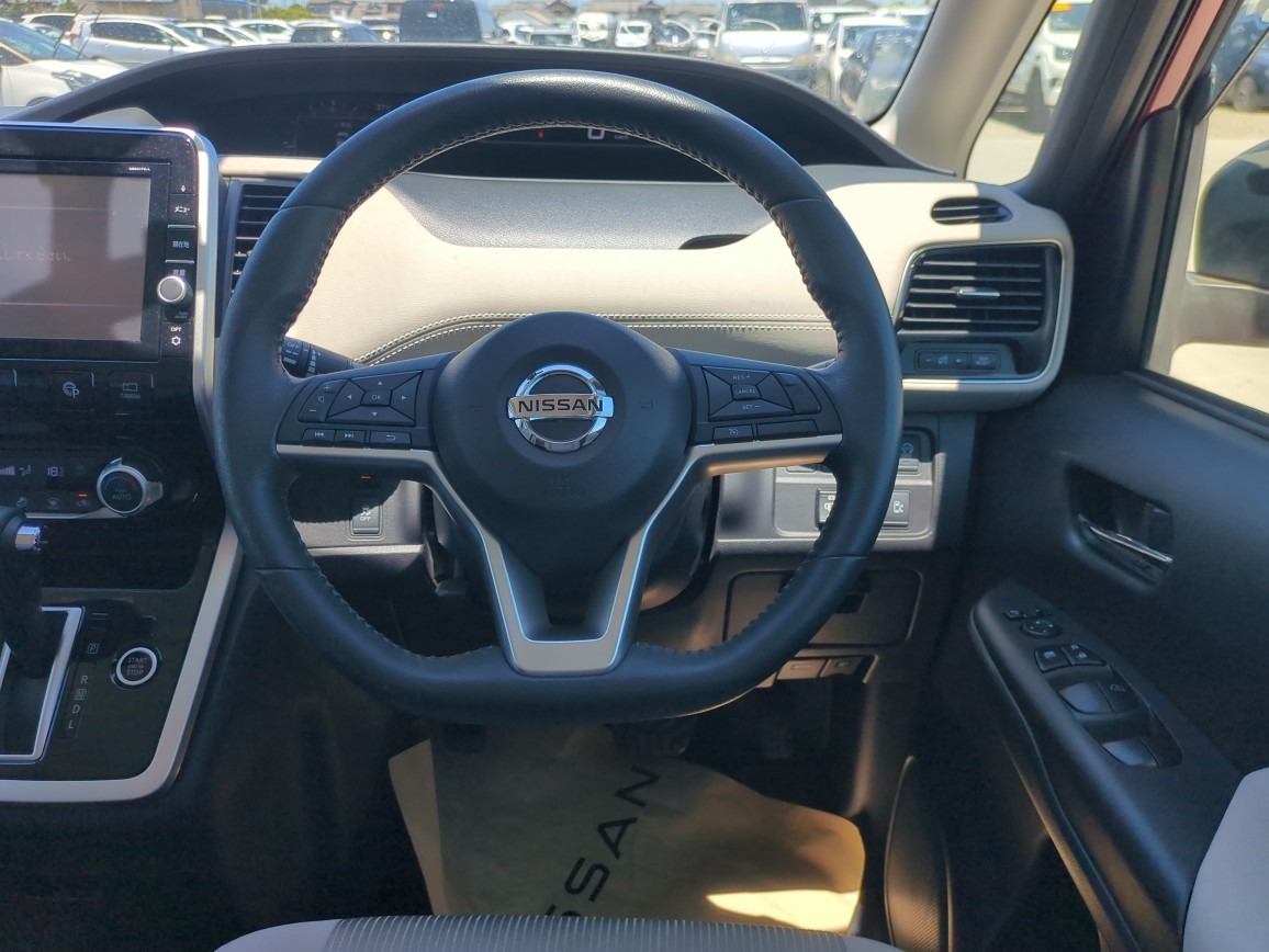 NISSAN SERENA 2018